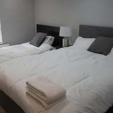 Modern & Spacious Leeds City Centre With Parking - Sleeps 5 * Leeds (West Yorkshire)