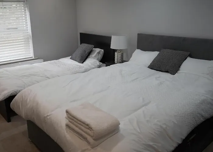 Modern & Spacious Centre With Parking - Sleeps 5 * Leeds (West Yorkshire)