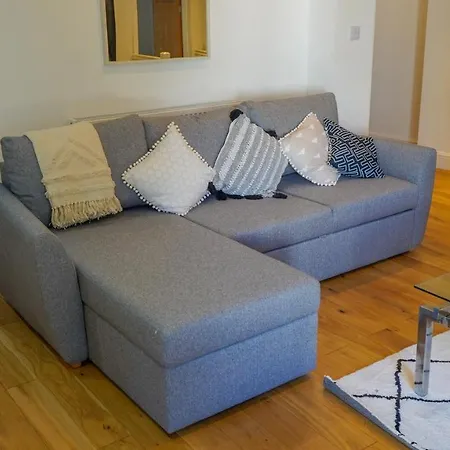 Modern & Spacious Centre With Parking - Sleeps 5 לידס